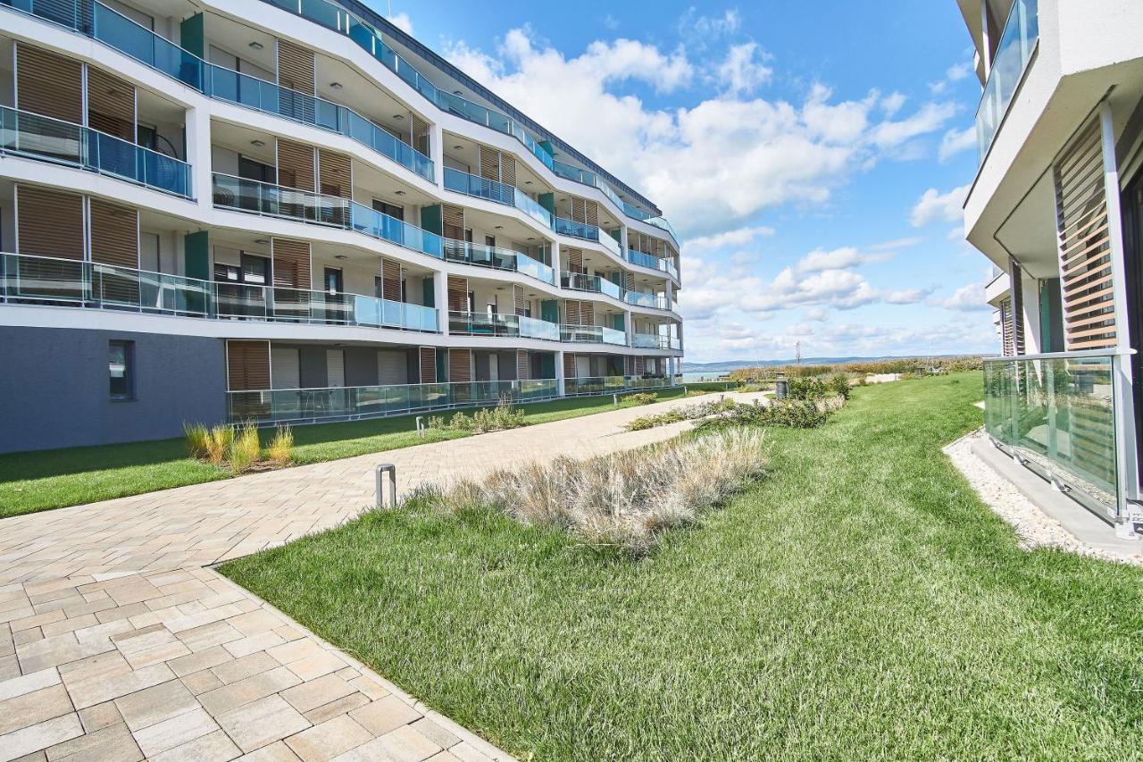 Azur Apartment - Hostaid Siofok Exterior photo