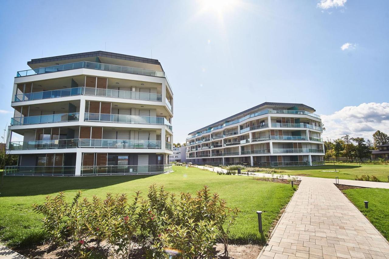 Azur Apartment - Hostaid Siofok Exterior photo